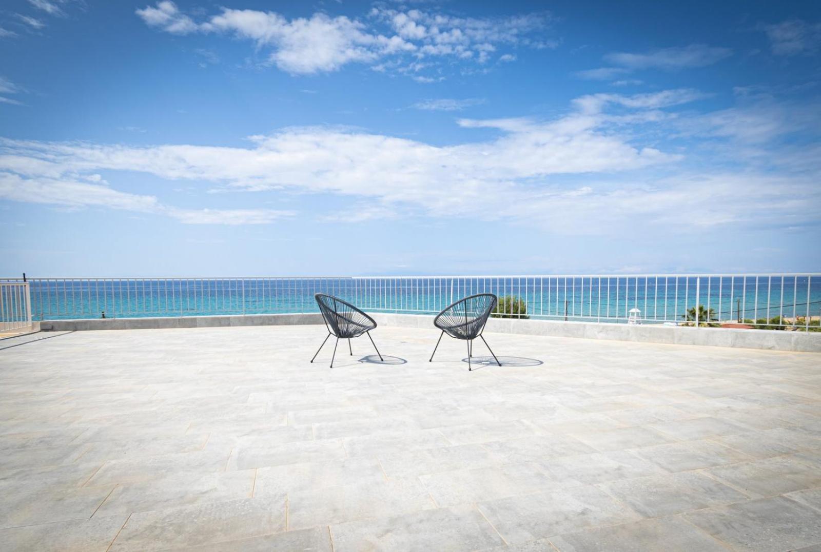 Althea Suites By Rentalspro Services - Nea Moudania Halkidiki Exterior photo